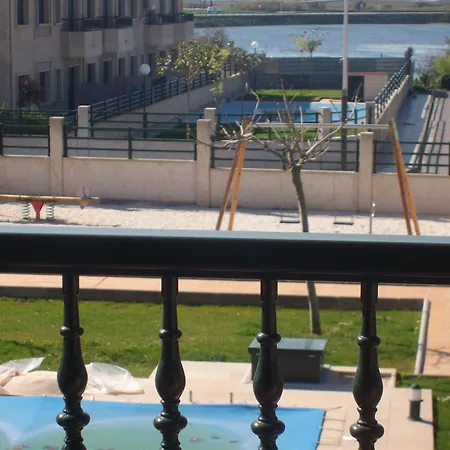 Apartment En A Revolta, *